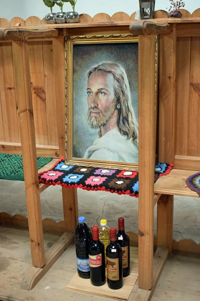 Olie en wijn als offergaven in klooster Zlatolist
