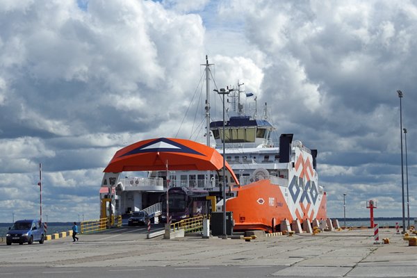 Ferry van Kuivaste naar Virtsu, Estland