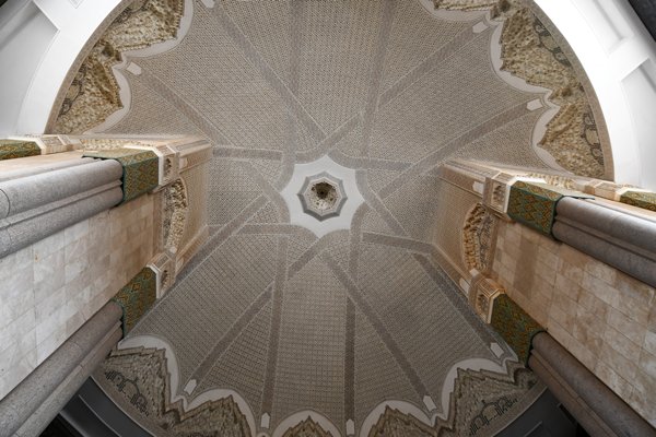 Plafond in Hassan II moskee in Casablanca, Marokko