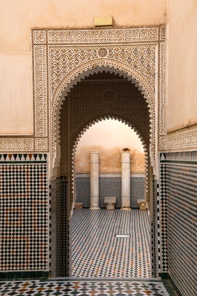 Mozaiëken in het mausoleum van Moulay Ismail in Meknes, Marokko