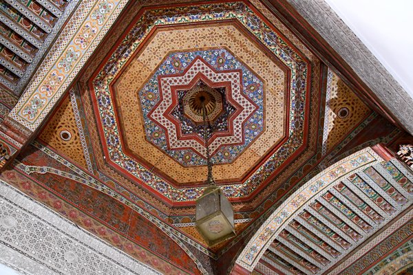 Plafond in het Bahia paleis in Marrakesh, Marokko