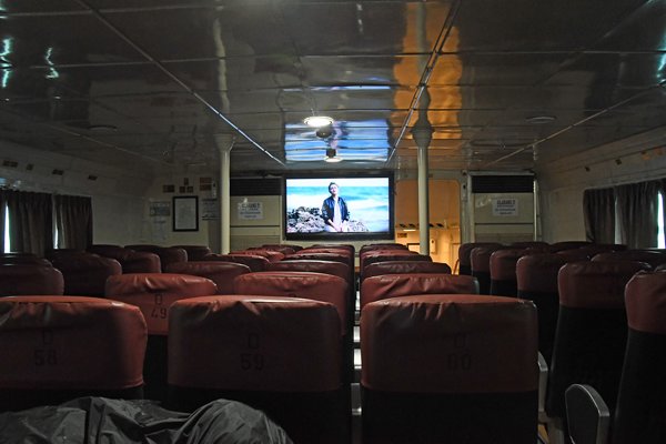 Video in de ferry van Waigeo naar Sorong, Papoea