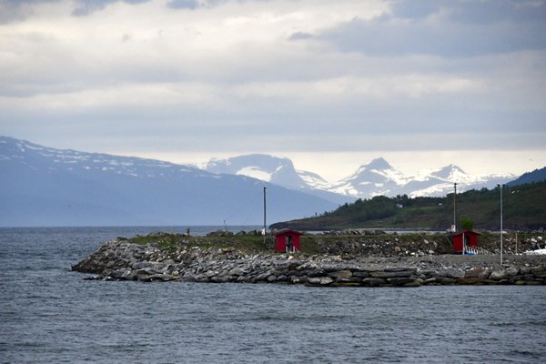 Zicht op een fjord ten noorden van Narvik