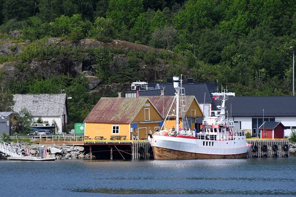 De haven van Skutvik