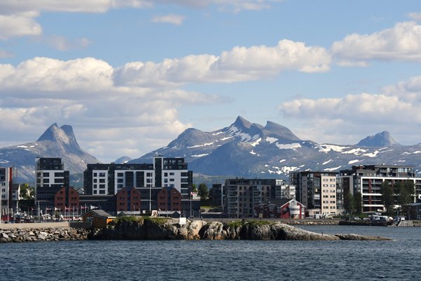 Haven van Bodø, Noorwegen, bij aankomst met veerboot