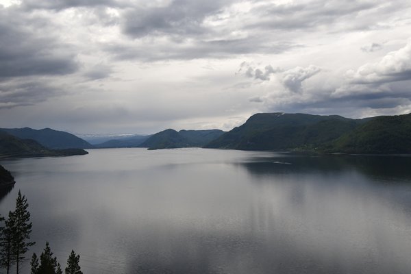 Fjord tijdens de busrit Bodø-Trondheim