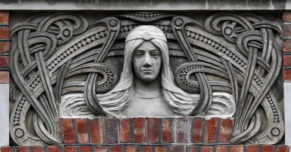 Jugendstil gevelversiering in de Arkitekt Christies gate, Trondheim