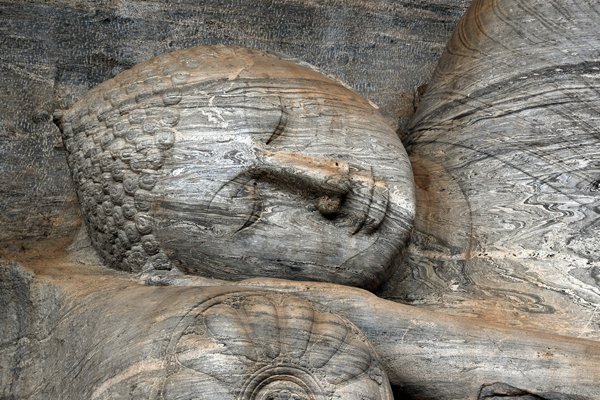 Liggende Boeddha bij de Gal Vihara in Polonnaruwa (Sri Lanka)