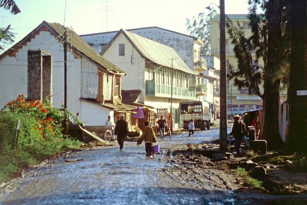 Blubberige straten in Moramanga.