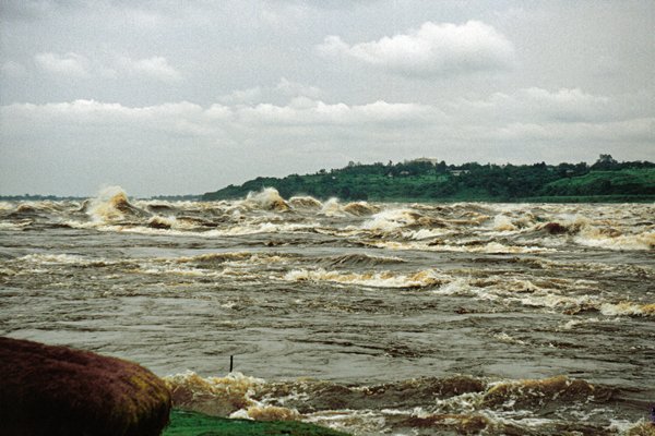 De woeste Congo rivier in Brazzaville.