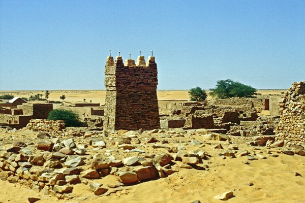 Vierkante minaret in Chinguietti.